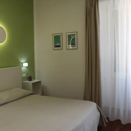 319 Al Duomo Bed and breakfast Nápoles